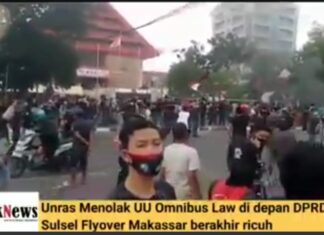 Unujuk Rasa Menolak UU Omnibus Law di Depan DPRD Sulsel