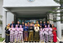 Semarakkan Hari Jadi Provinsi Sulsel ke-353, Jasa Raharja Sulsel Gunakan Baju Adat
