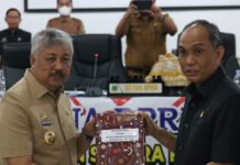 Bersama DPRD, Bupati Pinrang Gelar Rapat Paripurna Bahas APBD 2022