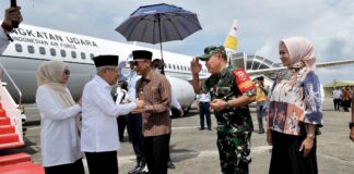 Transit Usai Kunker, Pangdam XIV/Hsn Sambut Kedatangan Wapres RI di Kab. Maros
