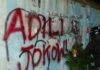 Aksi Grafiti Kembali Mencuat di Kota Makassar, Marak Coretan Dinding “Adili Jokowi”