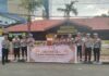 Polres Pelabuhan Makassar Bagi-bagi Takjil Dihari ke-3 Bulan Ramadhan