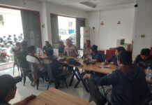 Spontan, Kapolres Gowa Temui Rekan Media yang Lagi Ngopi dan Ikut Bergabung