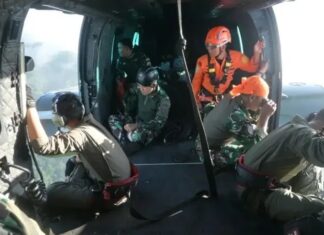 TNI Temukan Lokasi Jatuhnya Pesawat ATR 42-500 di Gunung Bulusaraung